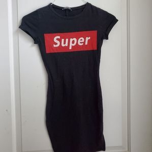 Body con "SUPER" Fashion Nova mini dress.